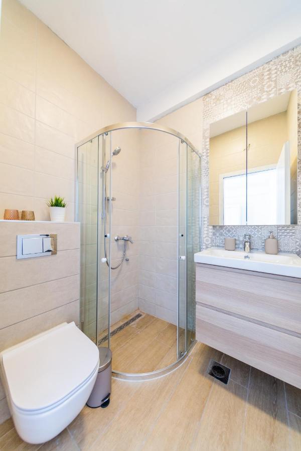 Central Seaside Residence Vis Luaran gambar