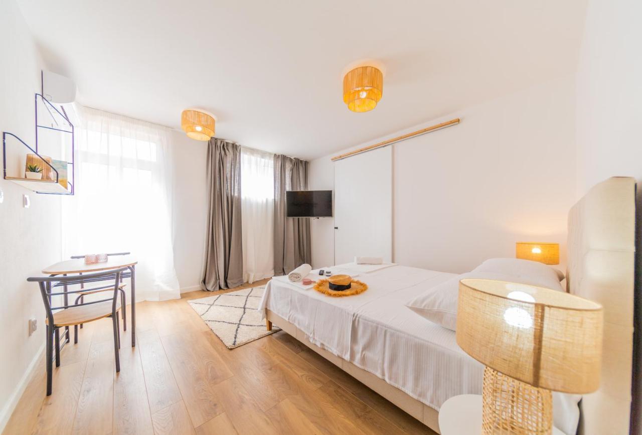 Central Seaside Residence Vis Luaran gambar