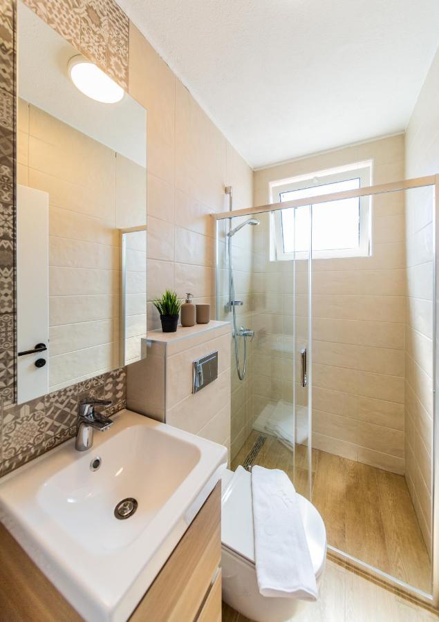 Central Seaside Residence Vis Luaran gambar