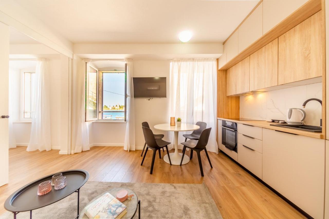 Central Seaside Residence Vis Luaran gambar