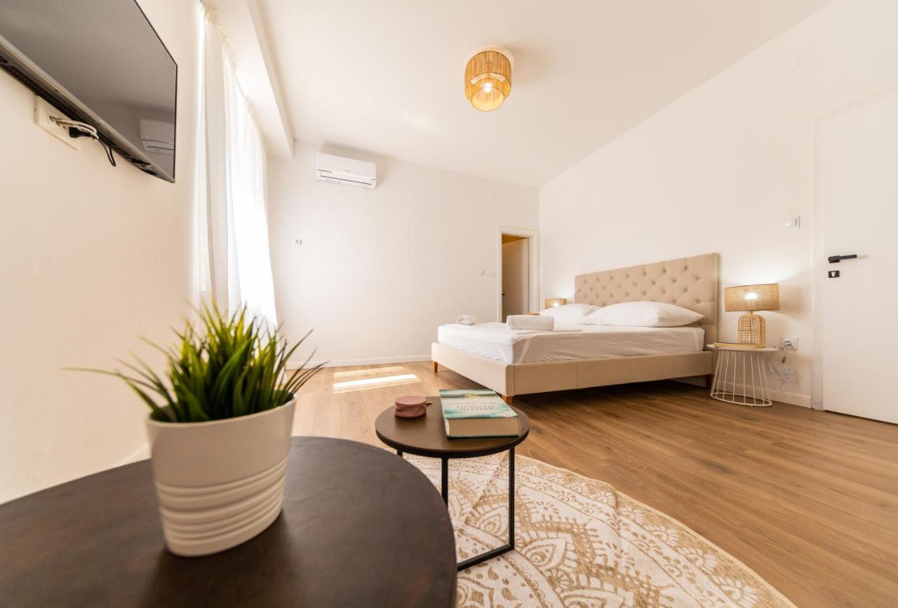 Central Seaside Residence Vis Luaran gambar