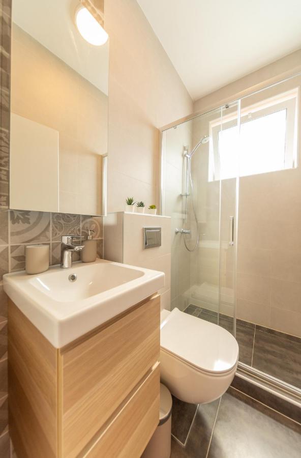 Central Seaside Residence Vis Luaran gambar