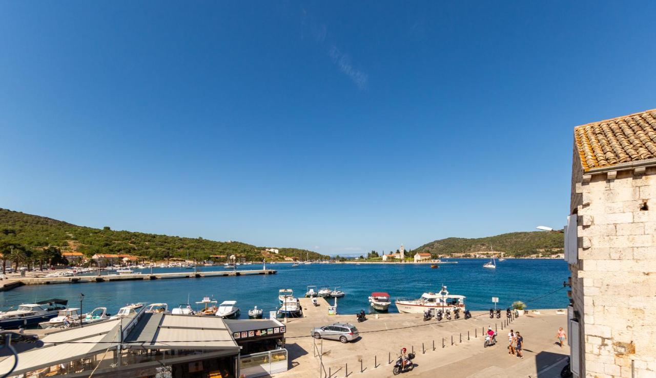 Central Seaside Residence Vis Luaran gambar