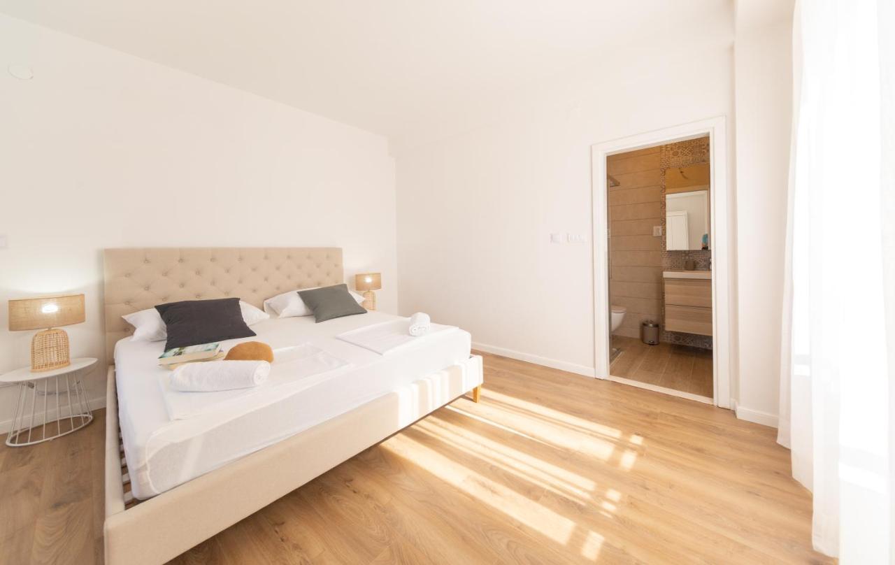 Central Seaside Residence Vis Luaran gambar